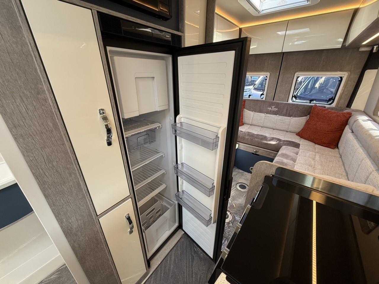 Europa Xl Fridge Freezer