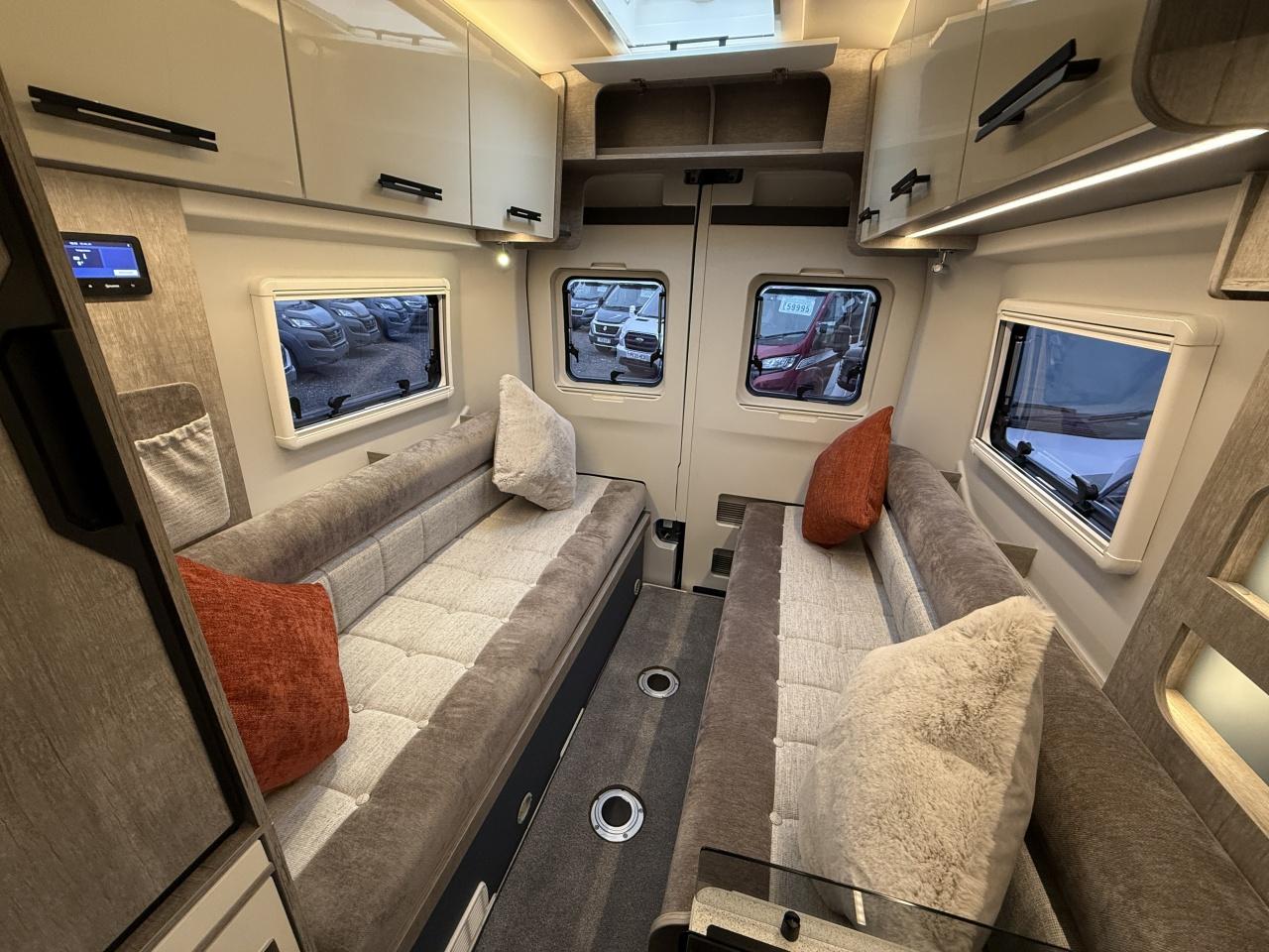 Meteor Rear Lounge
