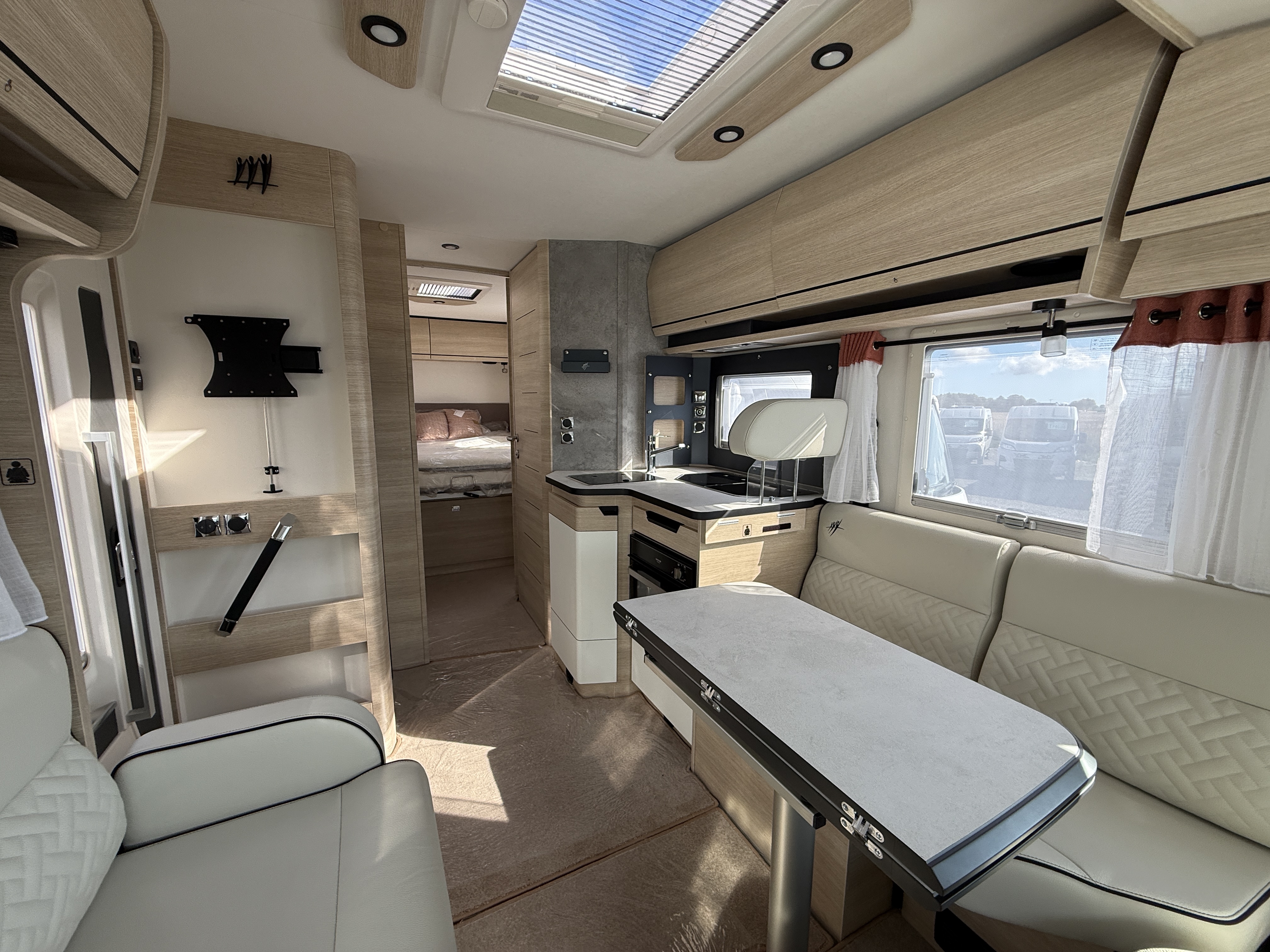 20250929 104417423 IOS