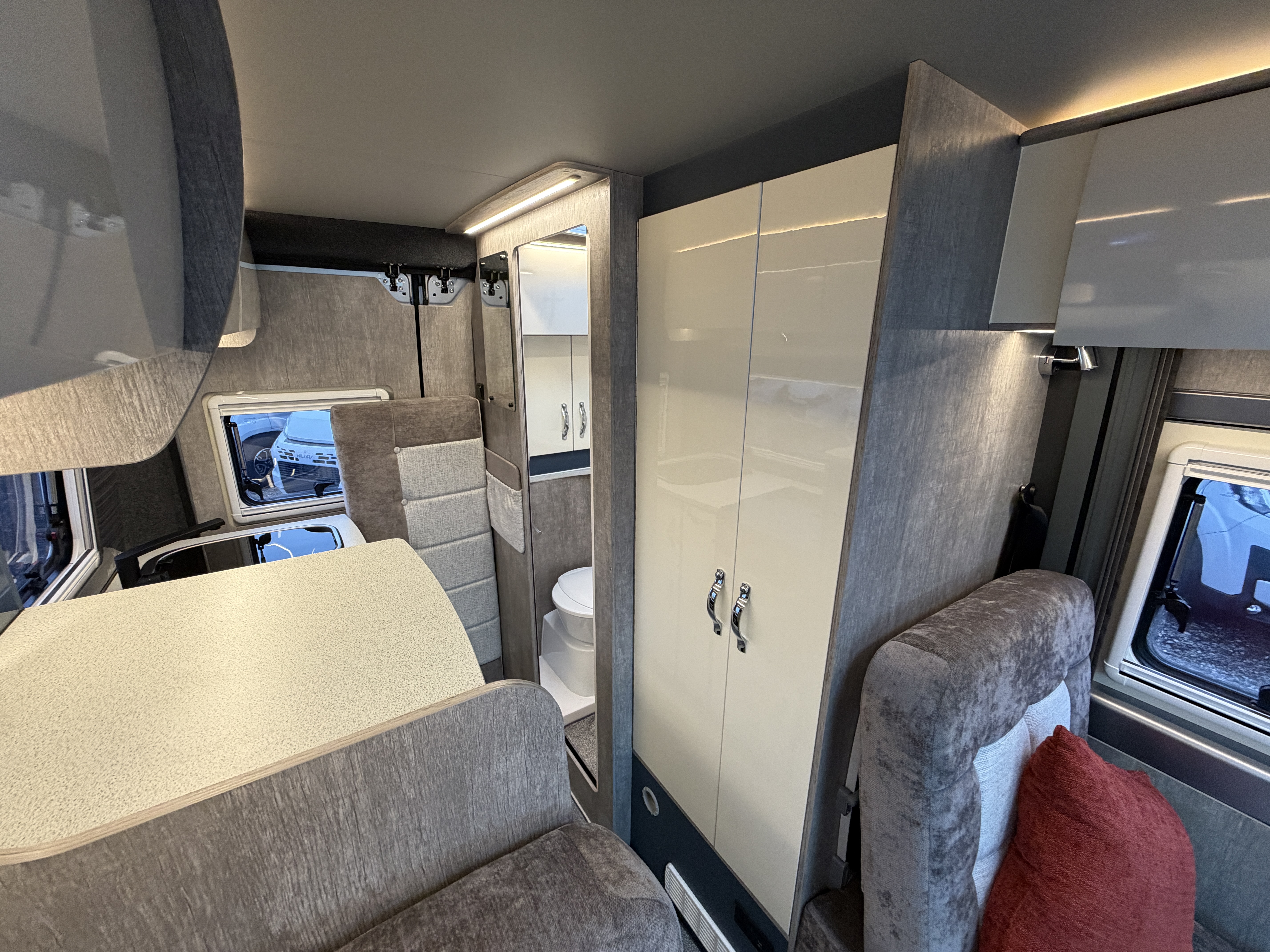 20251106 144052860 IOS