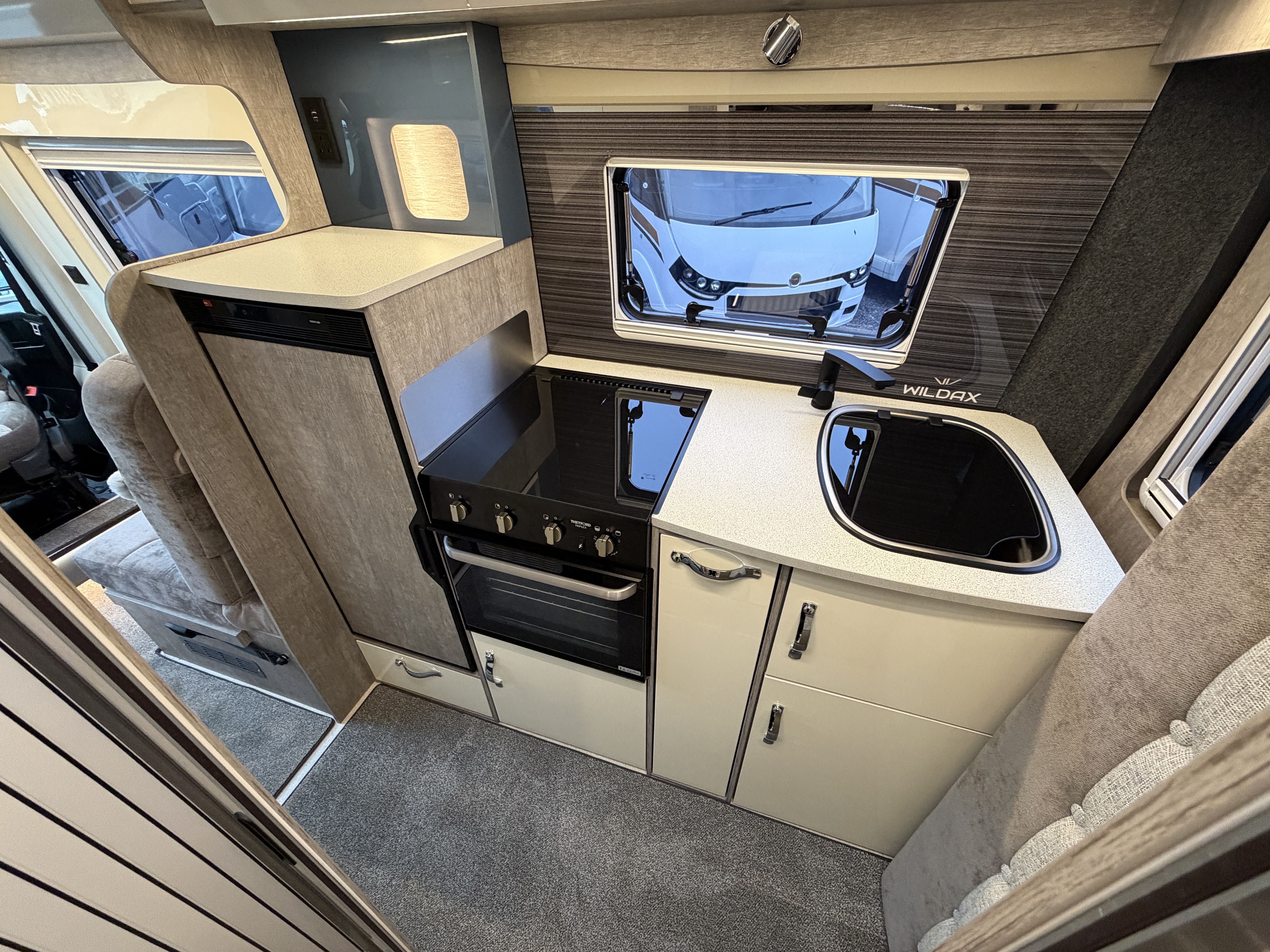 20251106 144114304 IOS