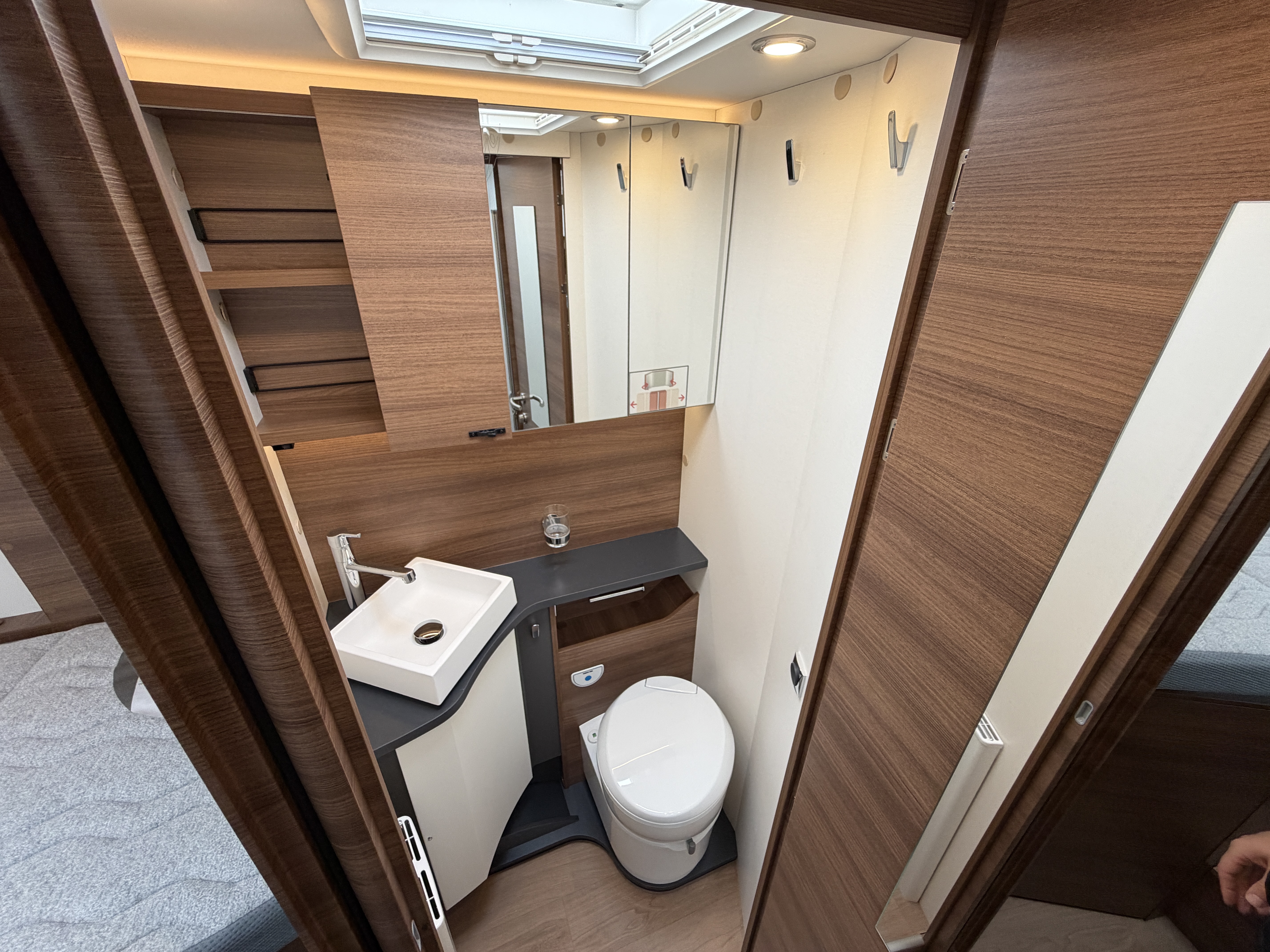 20251106 115108909 IOS