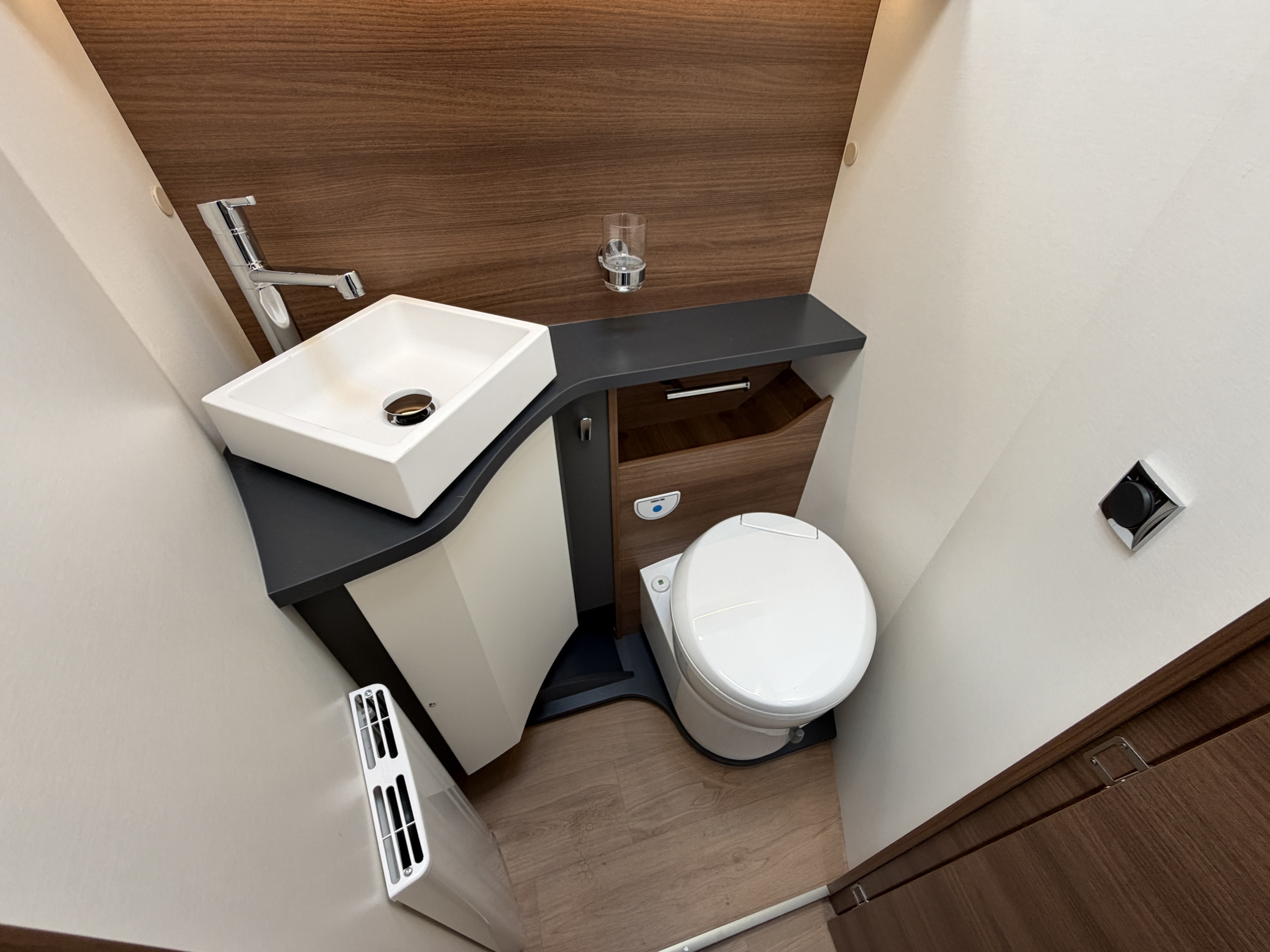 20251106 115112557 IOS