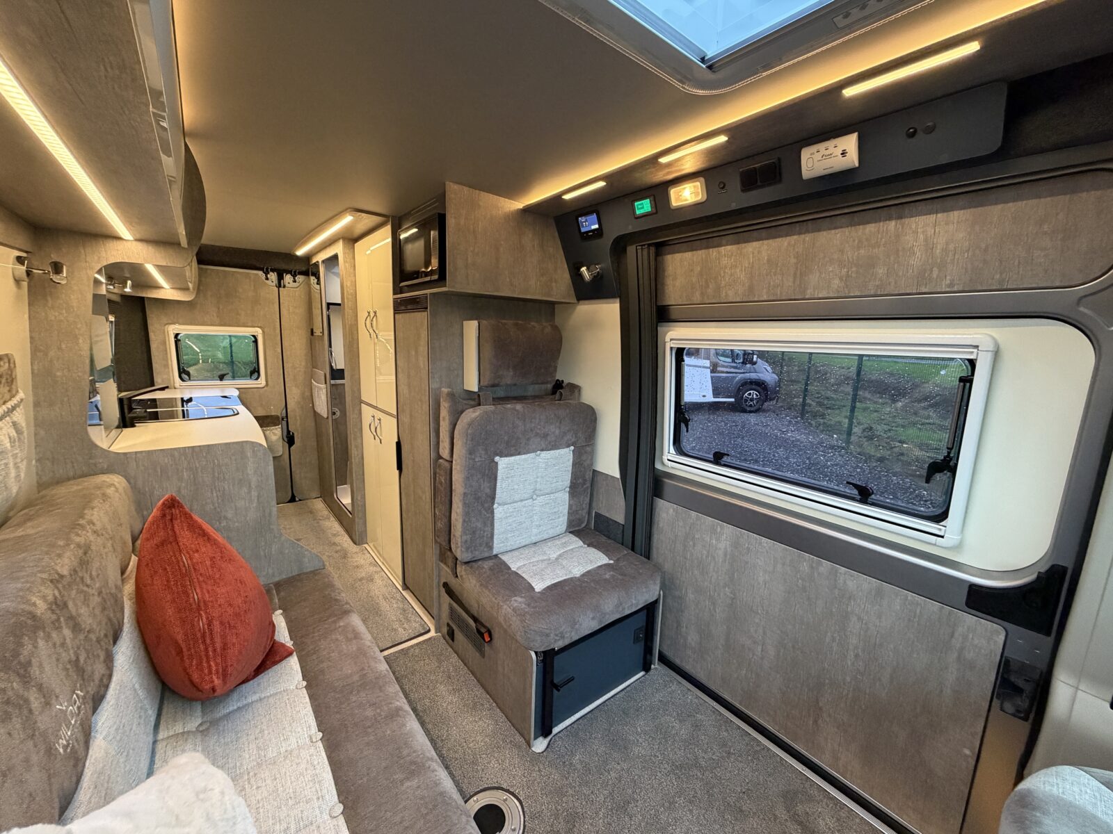 20251111 144418860 IOS