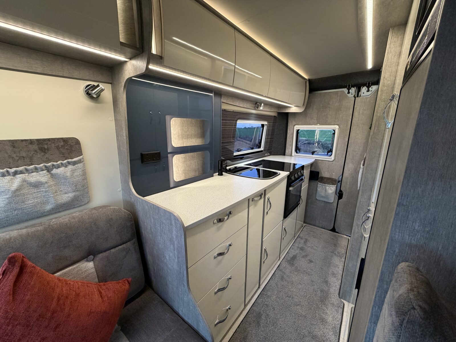 20251111 144424984 IOS