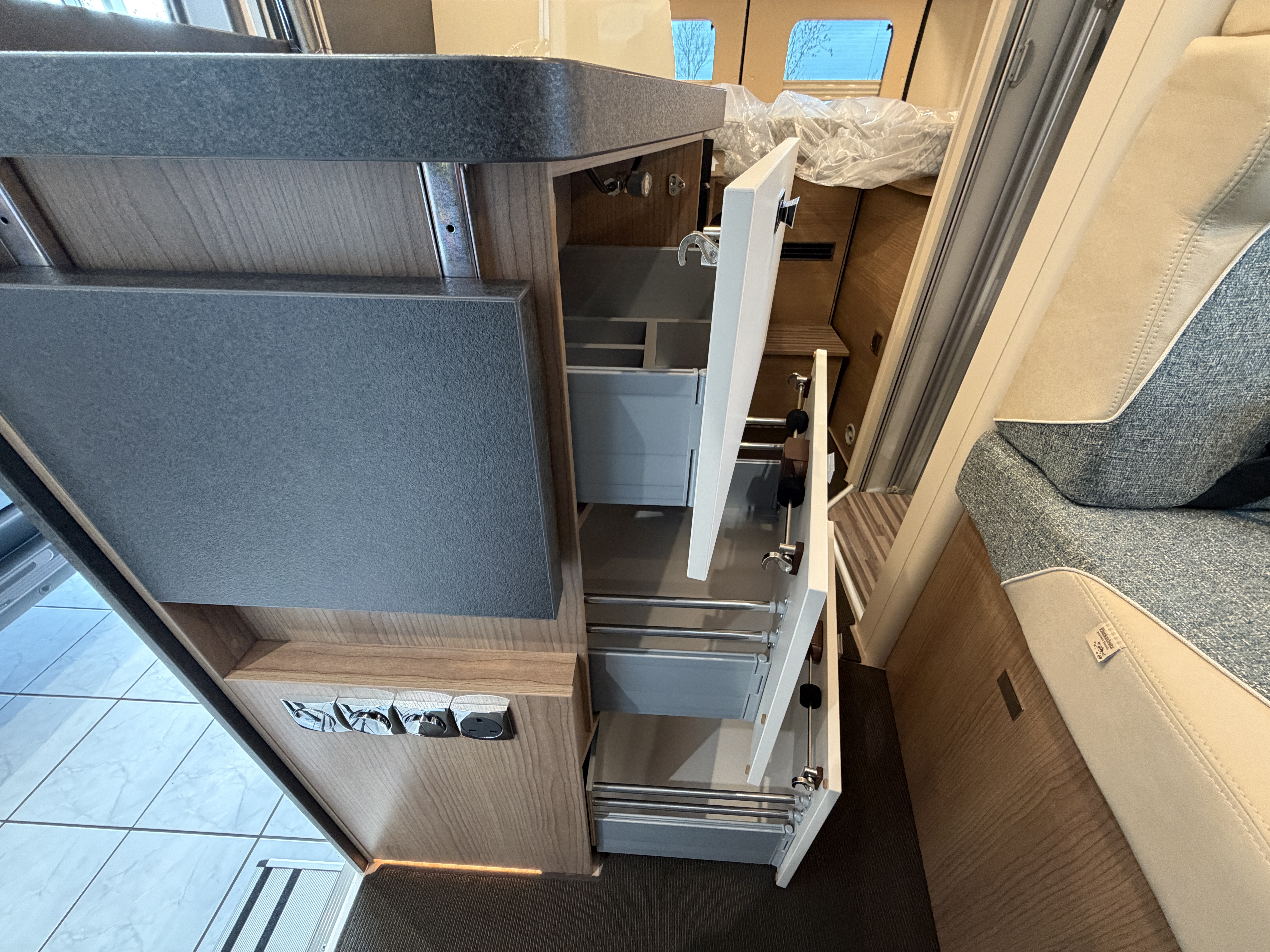 20251112 112557370 IOS