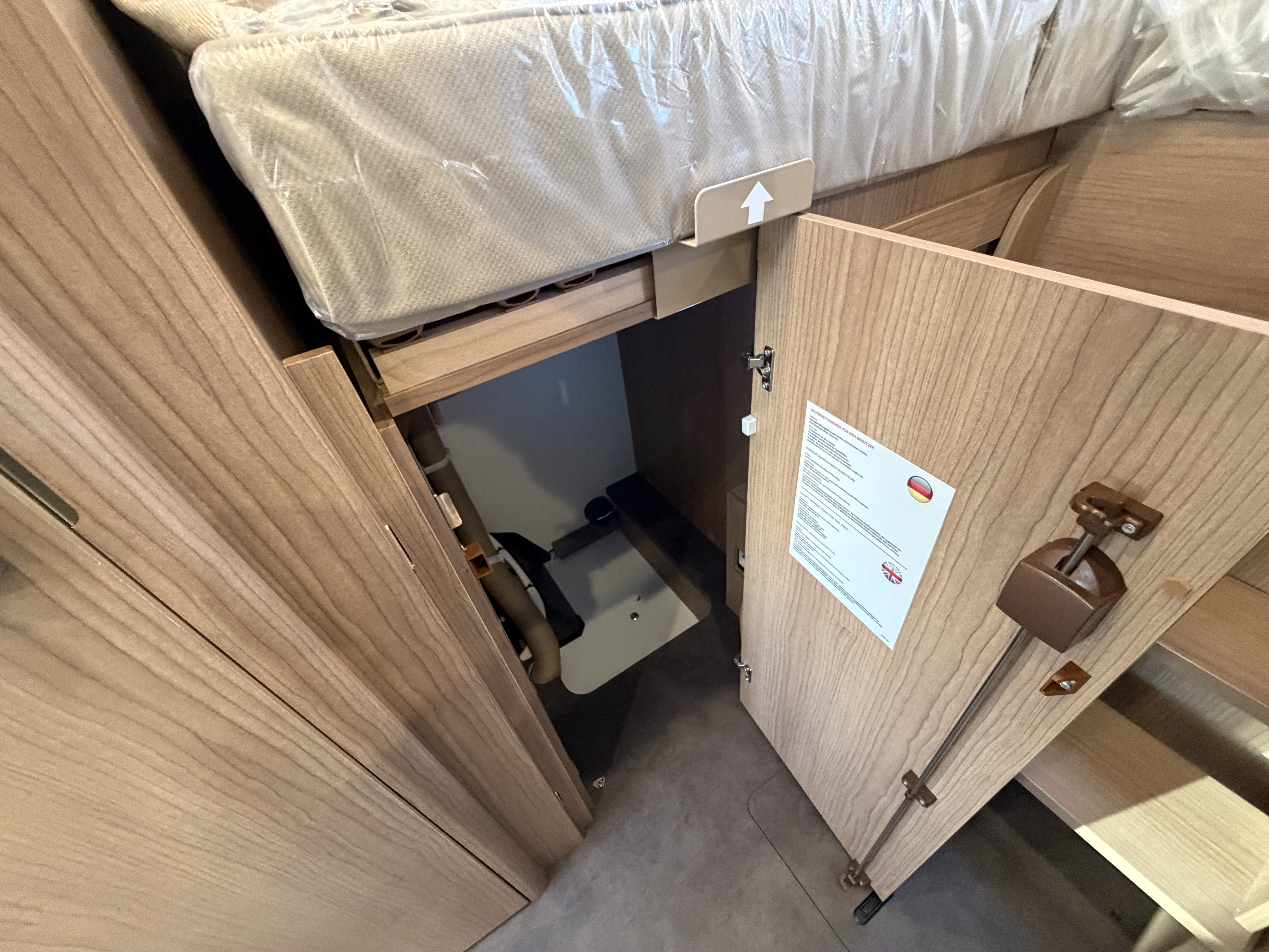 20251113 084241409 IOS