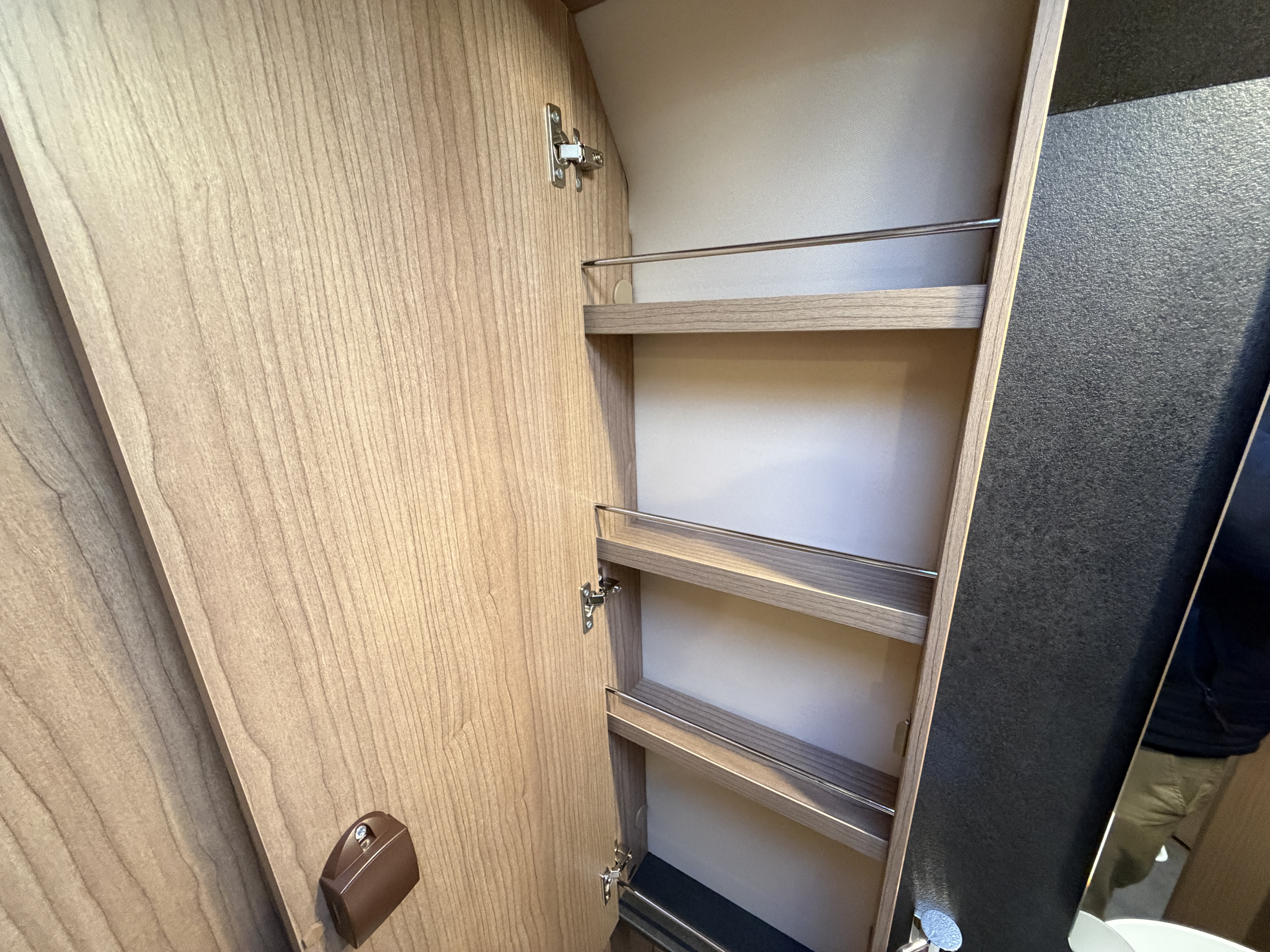 20251113 084324168 IOS