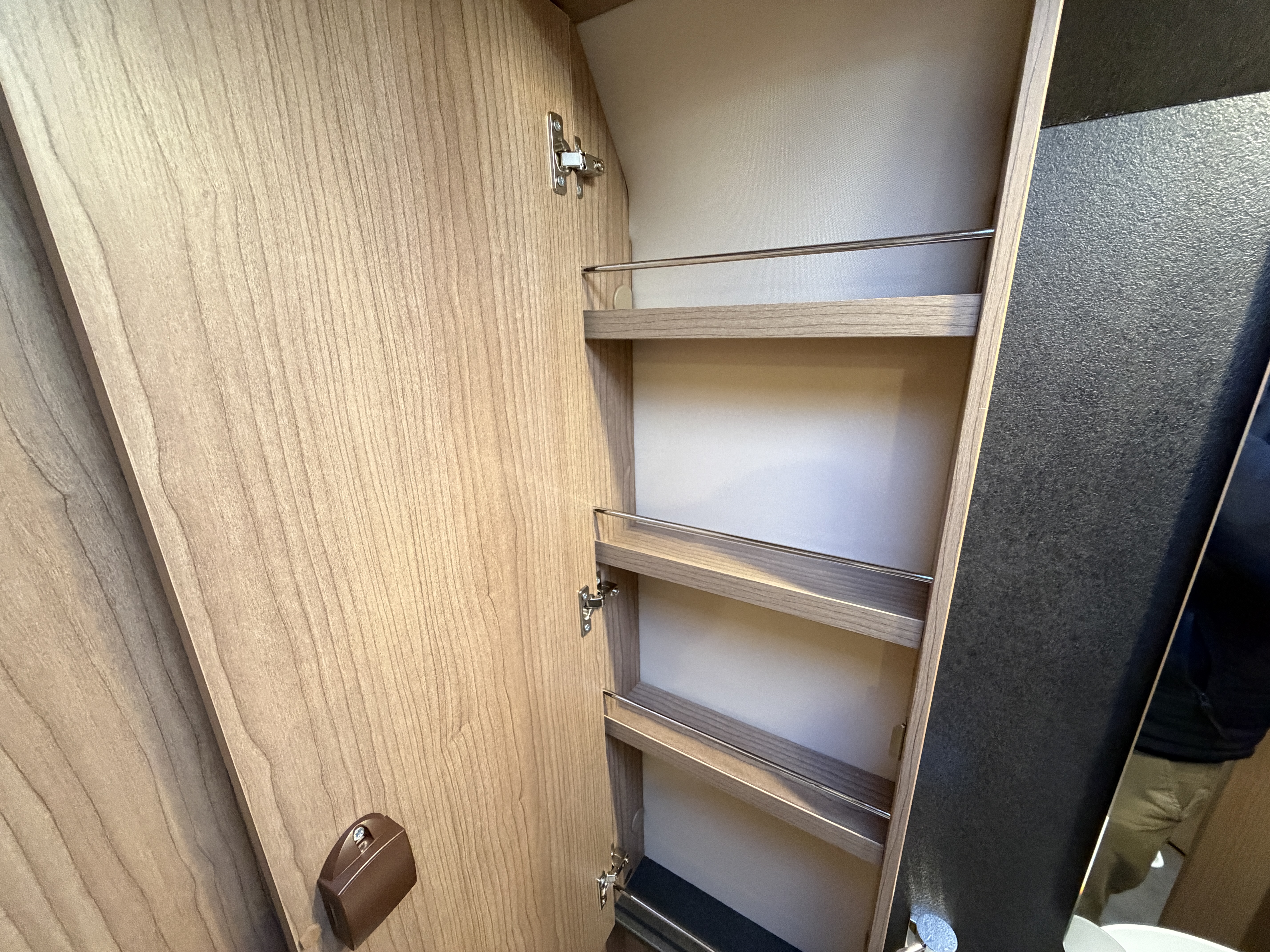 20251113 084324457 IOS