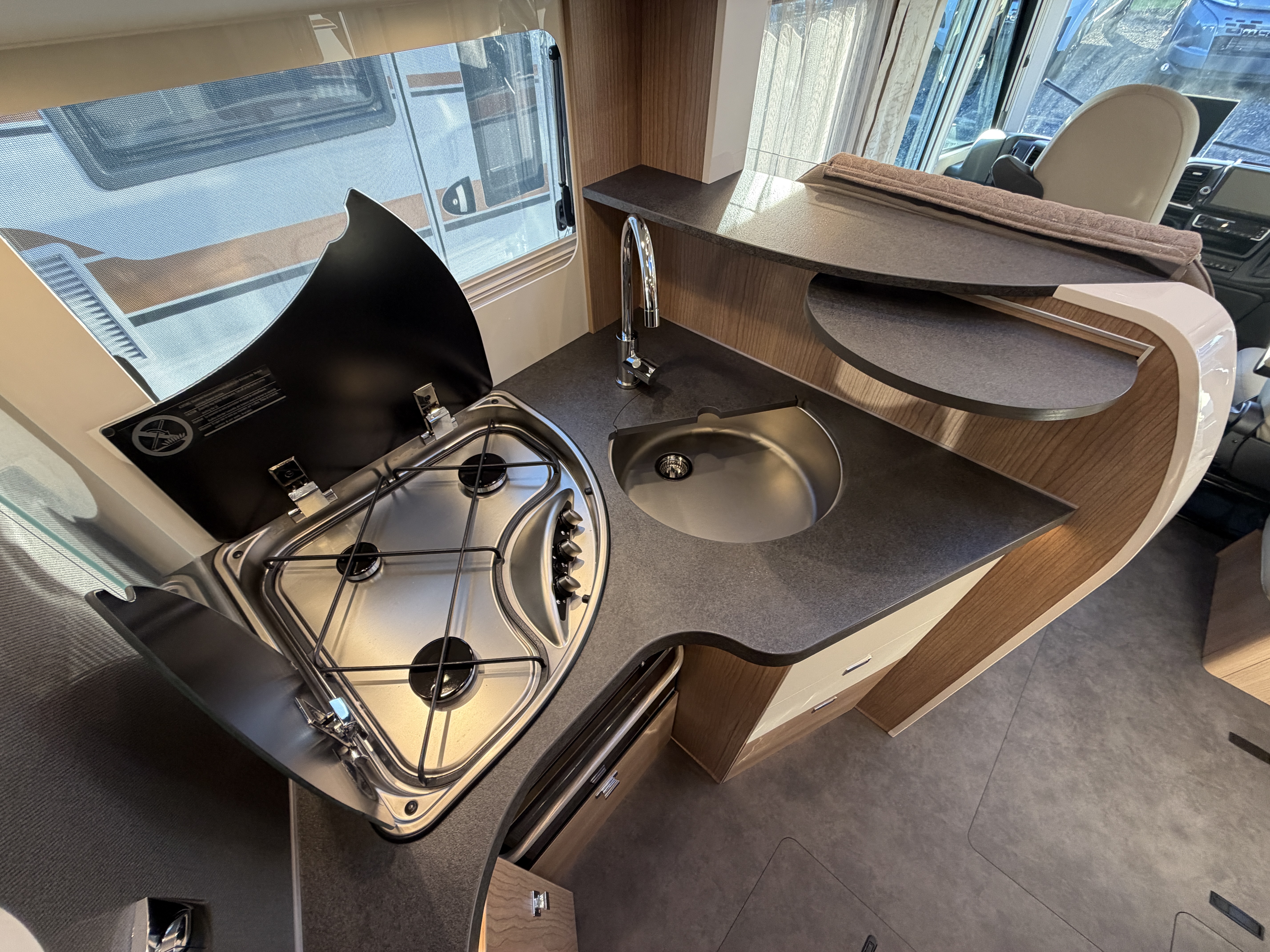 20251113 084414744 IOS