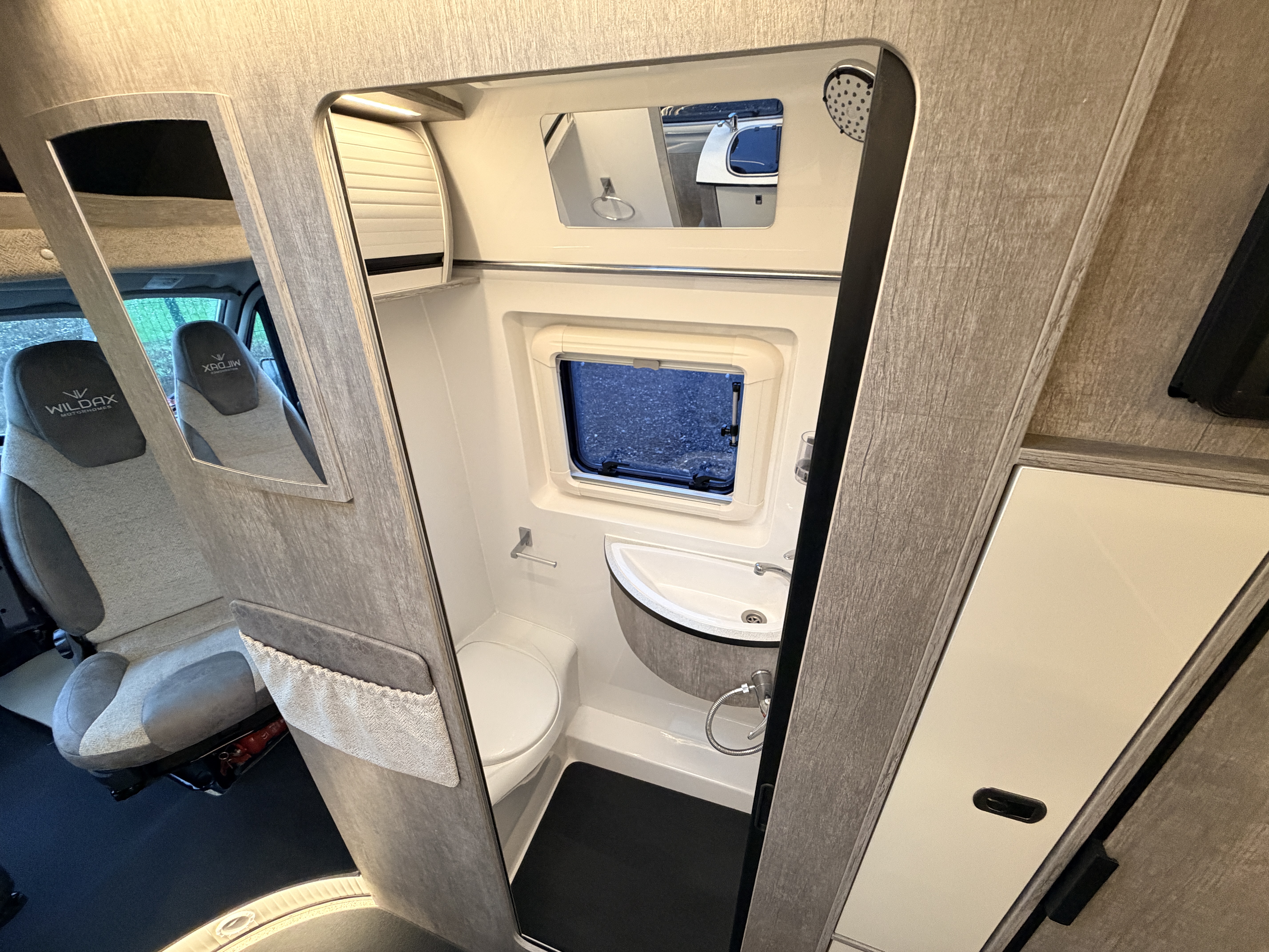 20251118 142114476 IOS