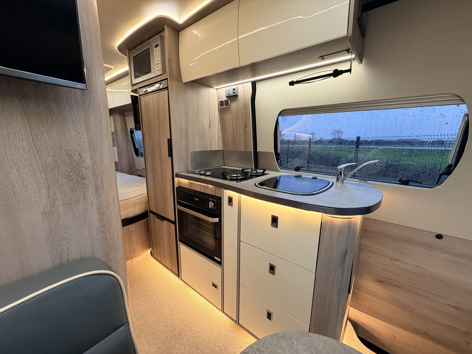 20251129 094858968 IOS