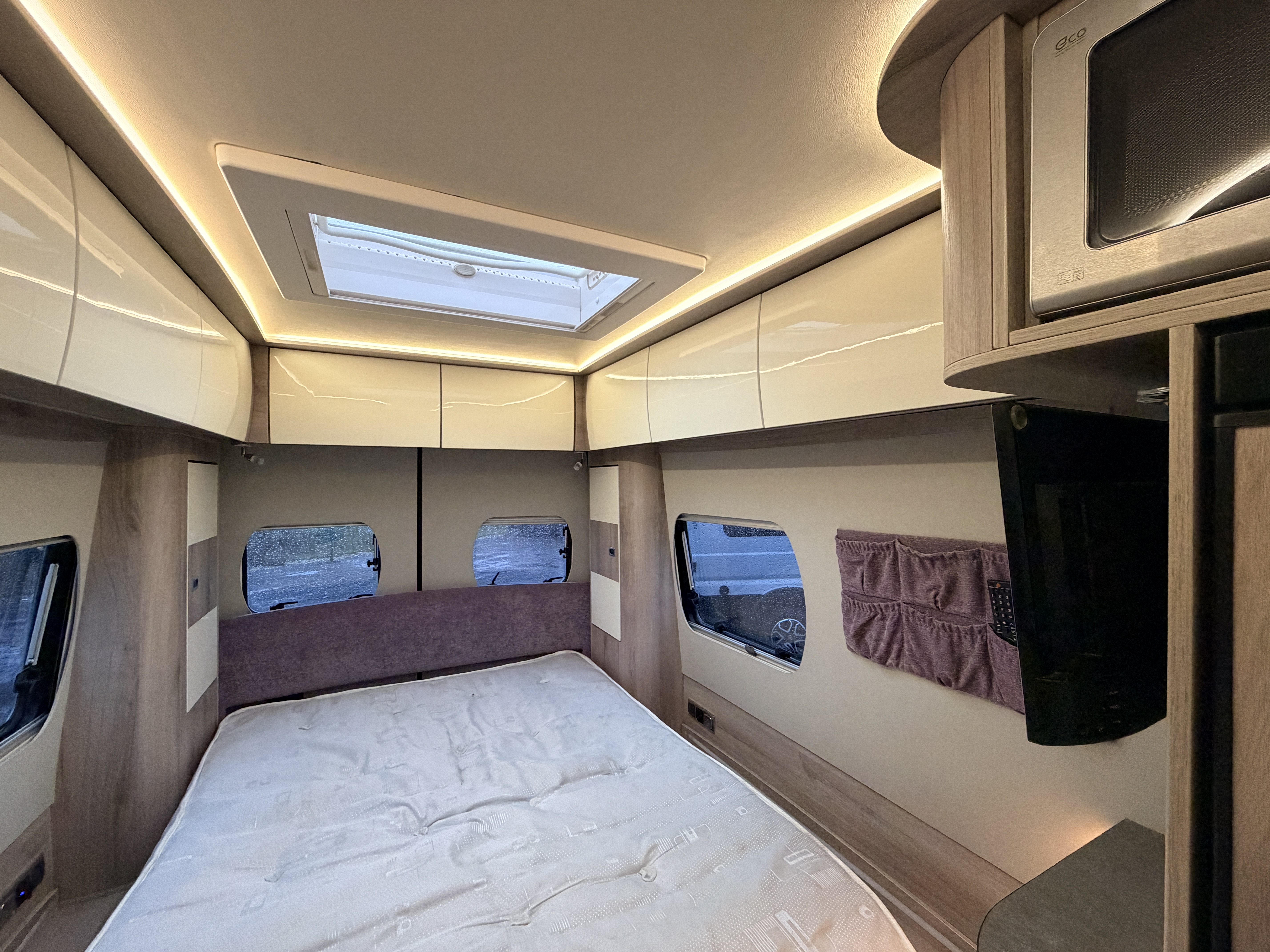 20251129 094915458 IOS