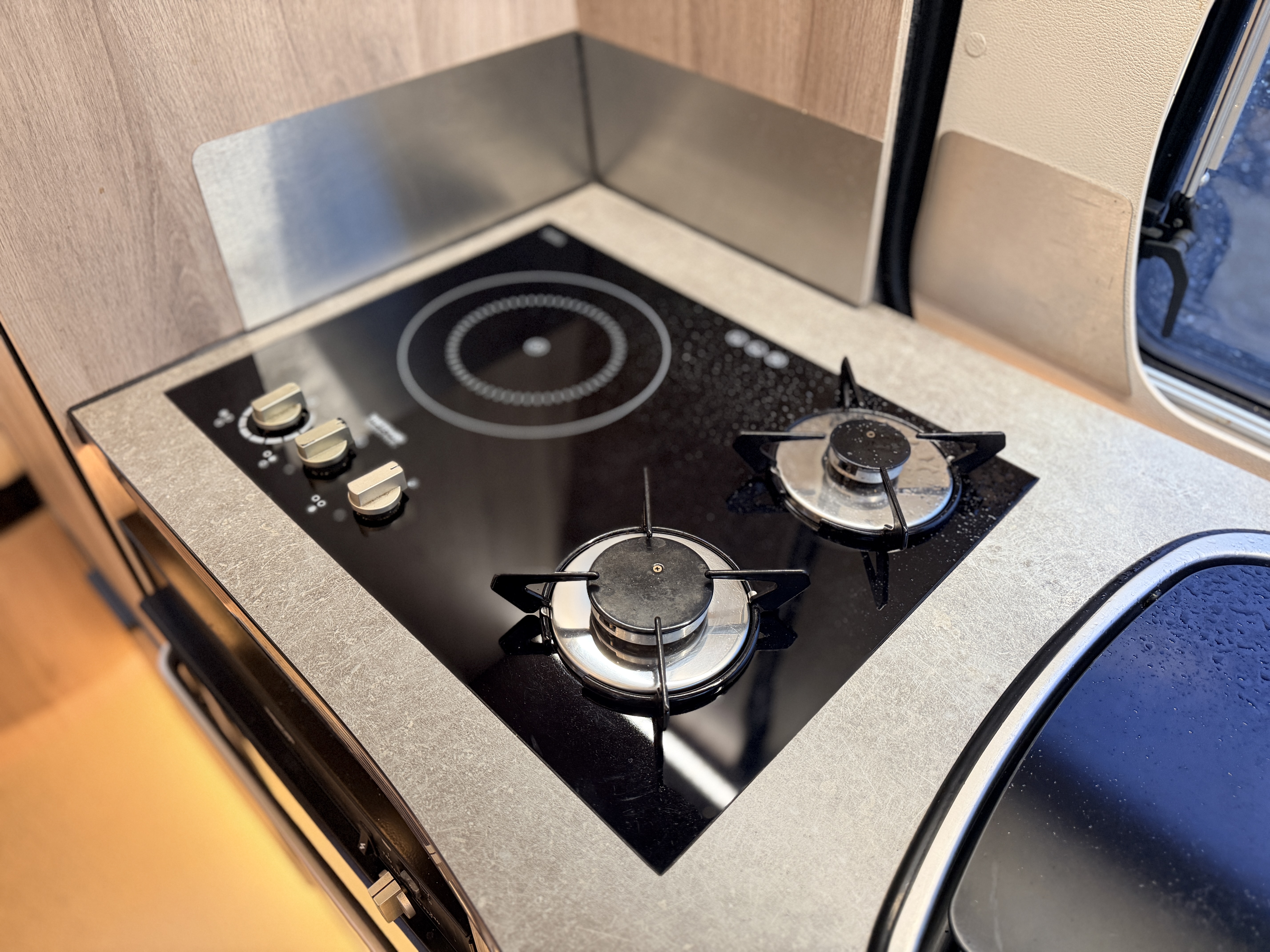 20251129 095011548 IOS