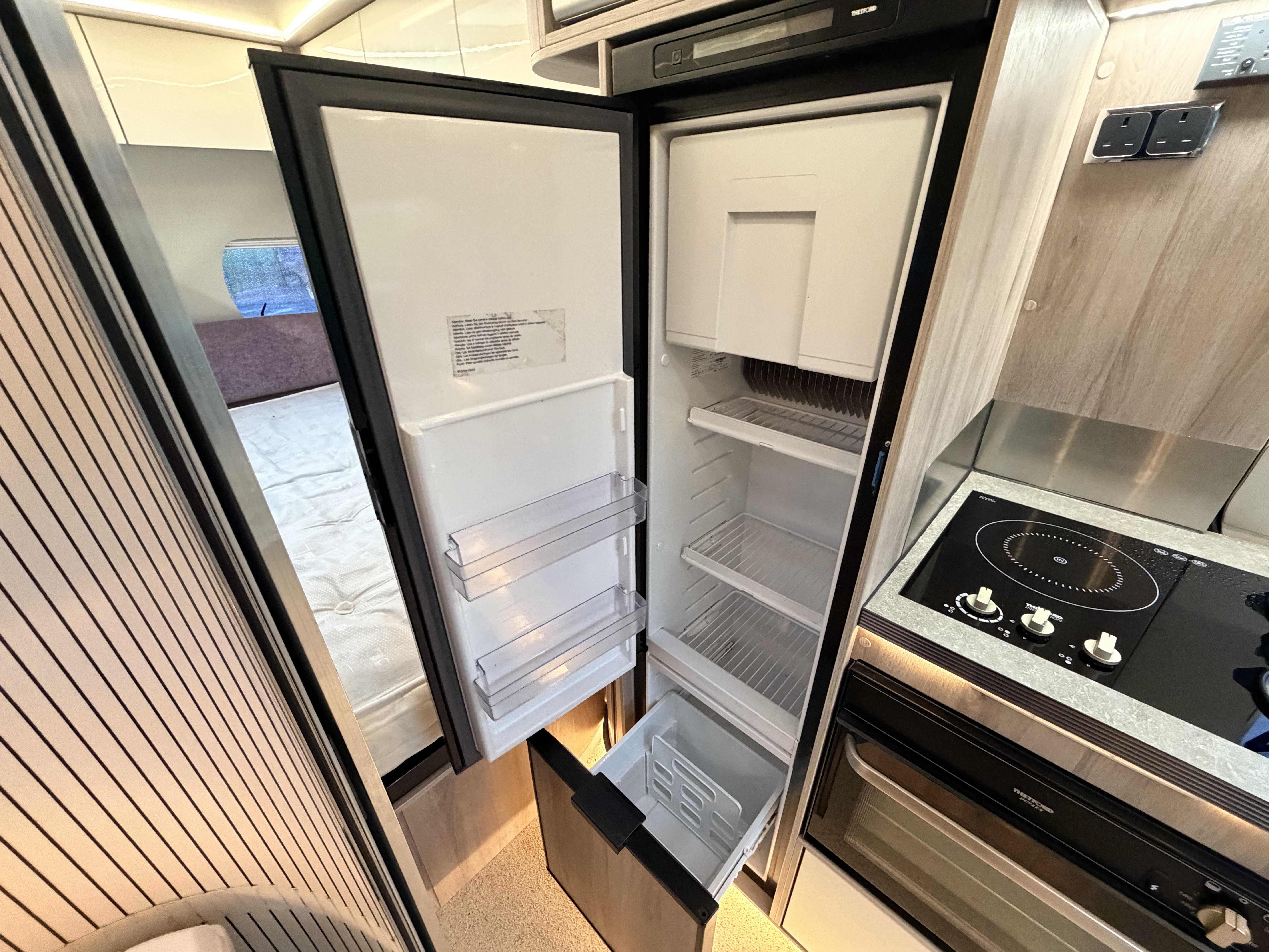 20251129 095122140 IOS