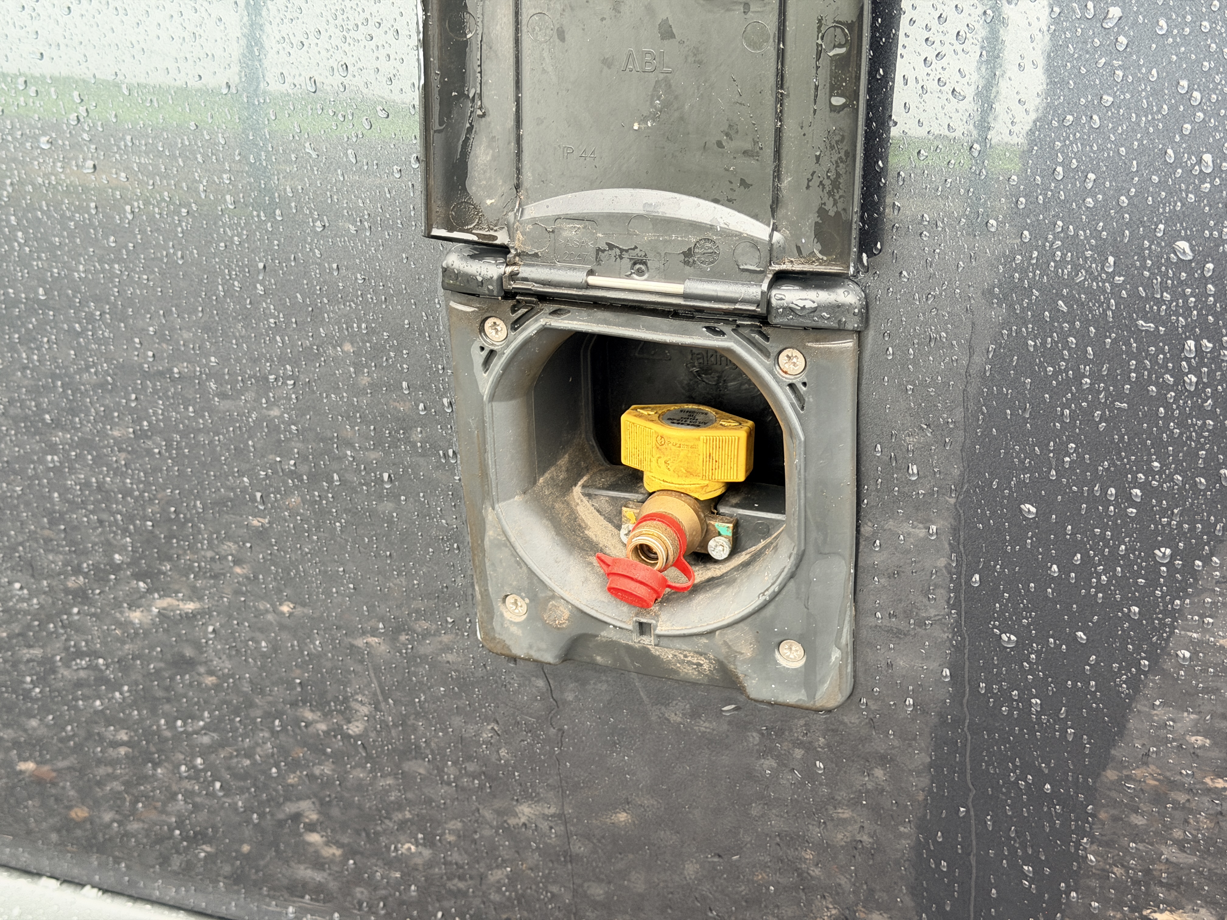 20251129 100115250 IOS