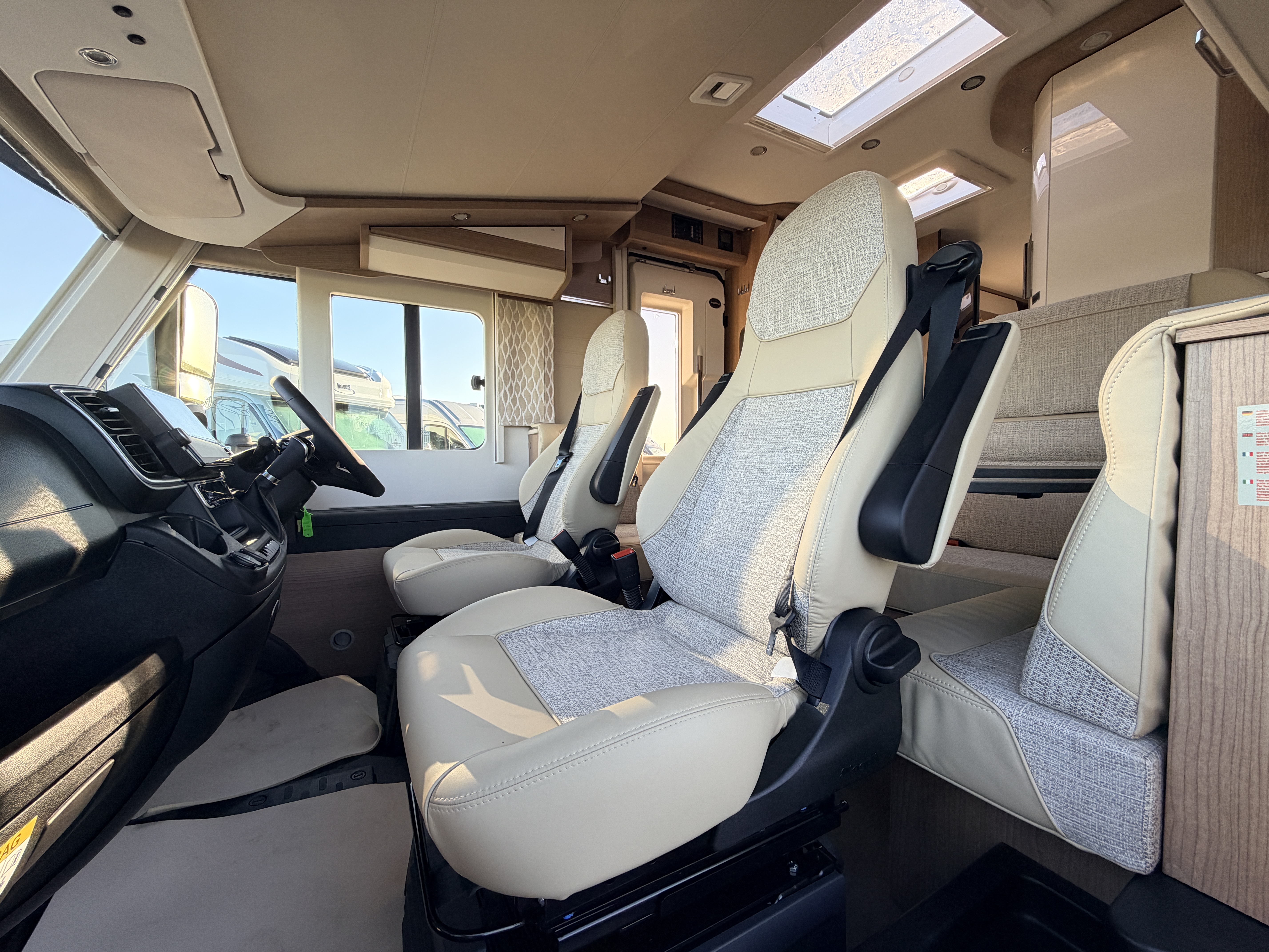 20251202 110431075 IOS