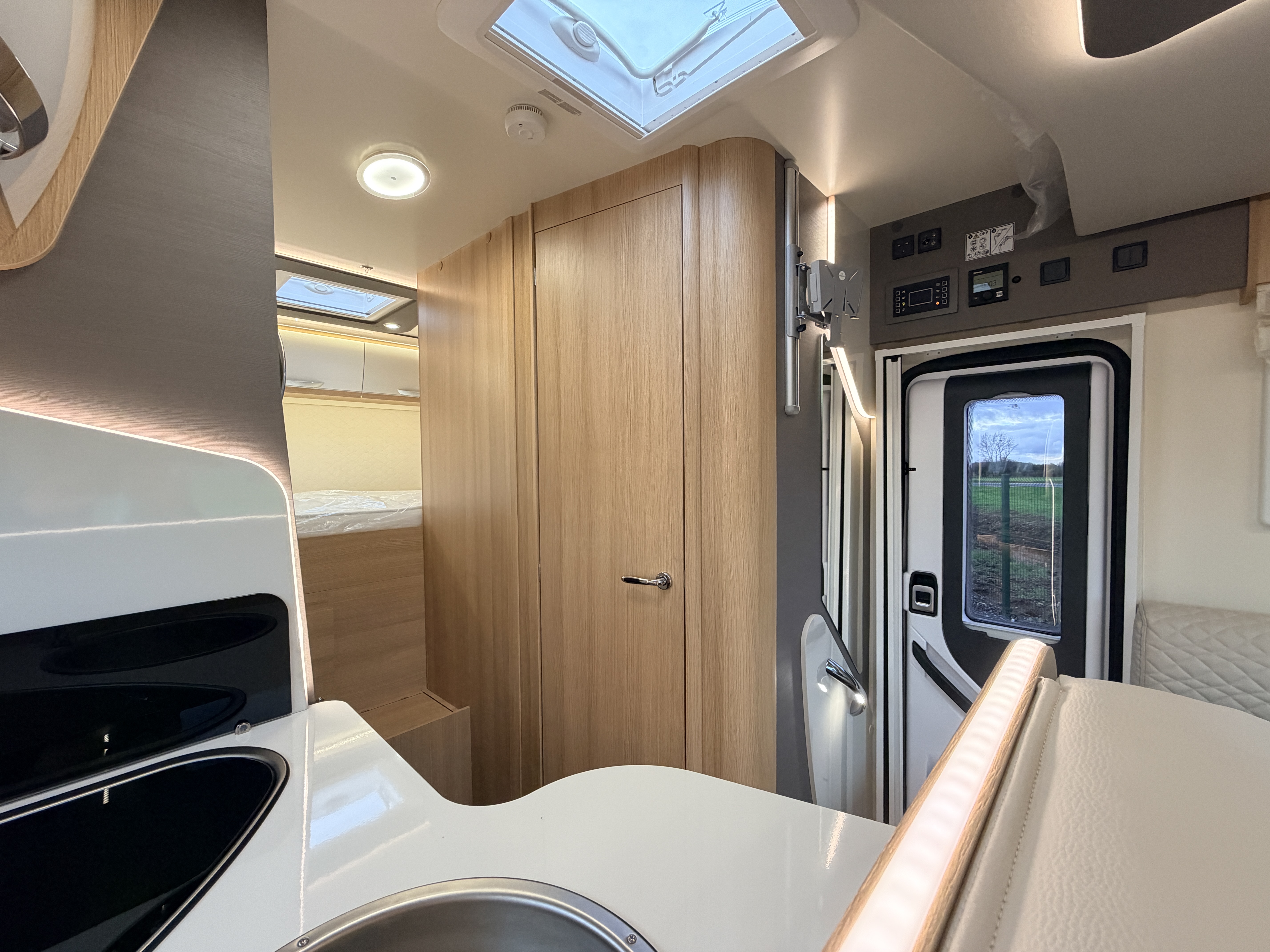 20251206 142738105 IOS