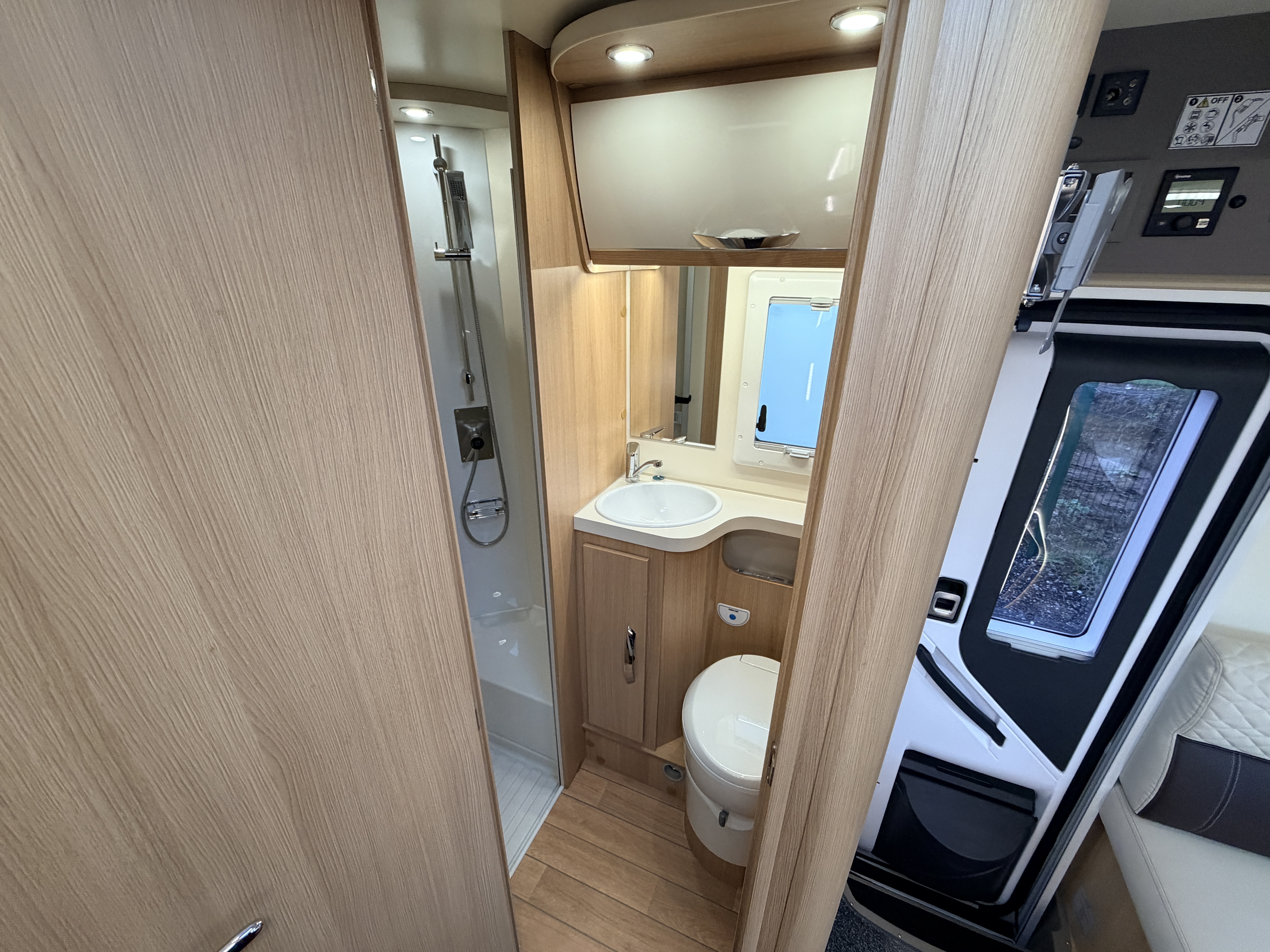 20251206 142837930 IOS