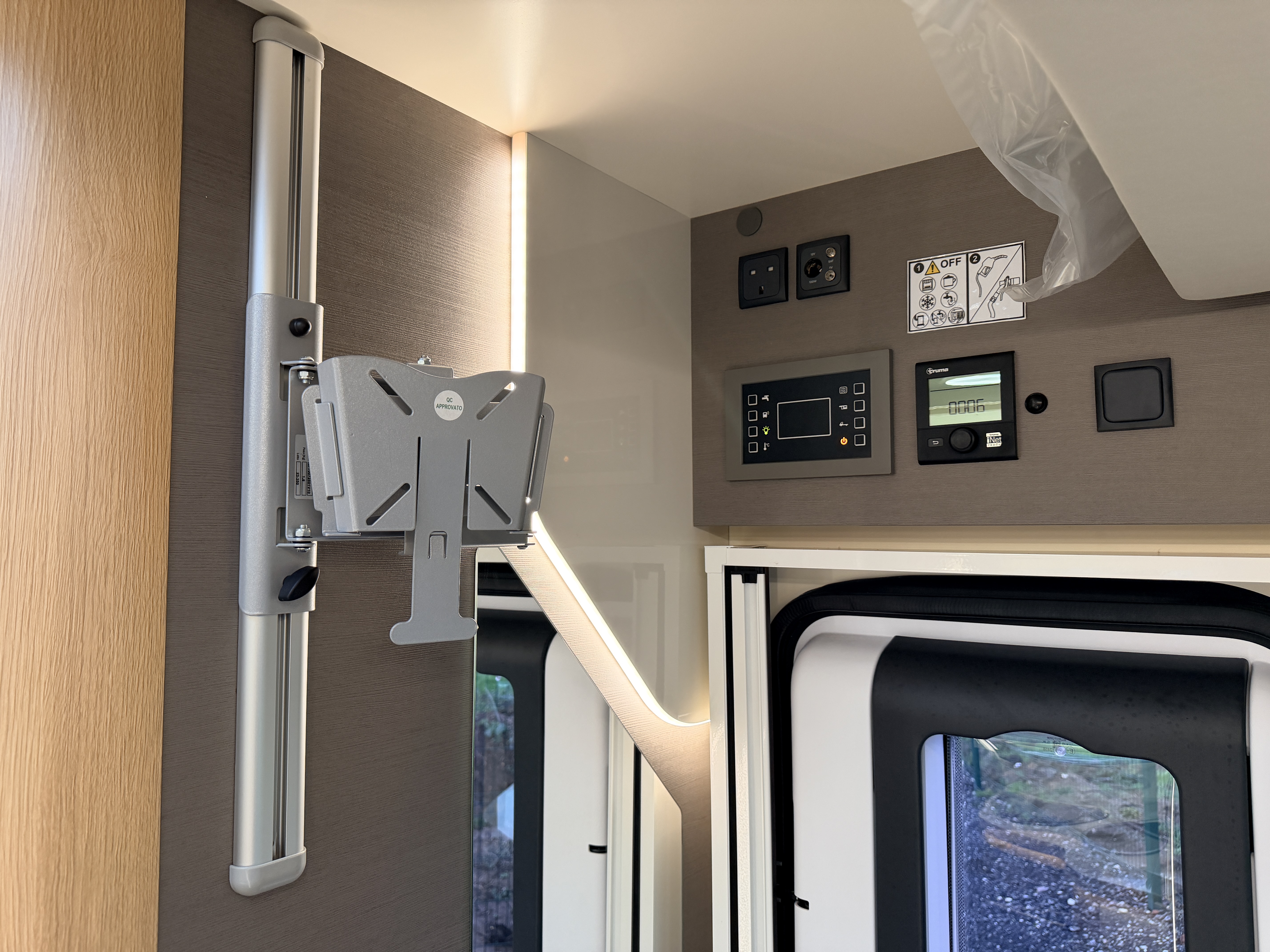 20251206 143047949 IOS