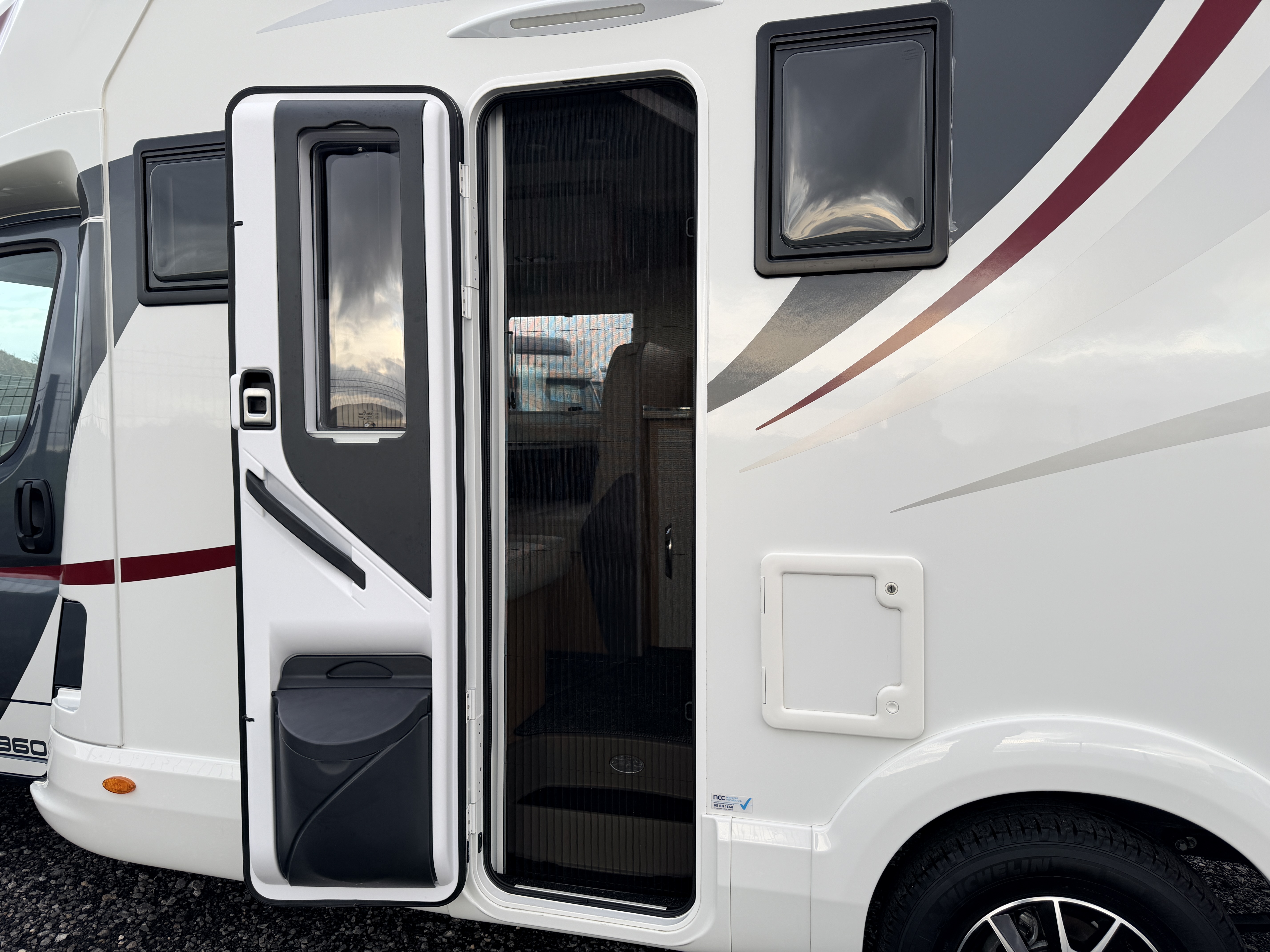 20251206 143326802 IOS