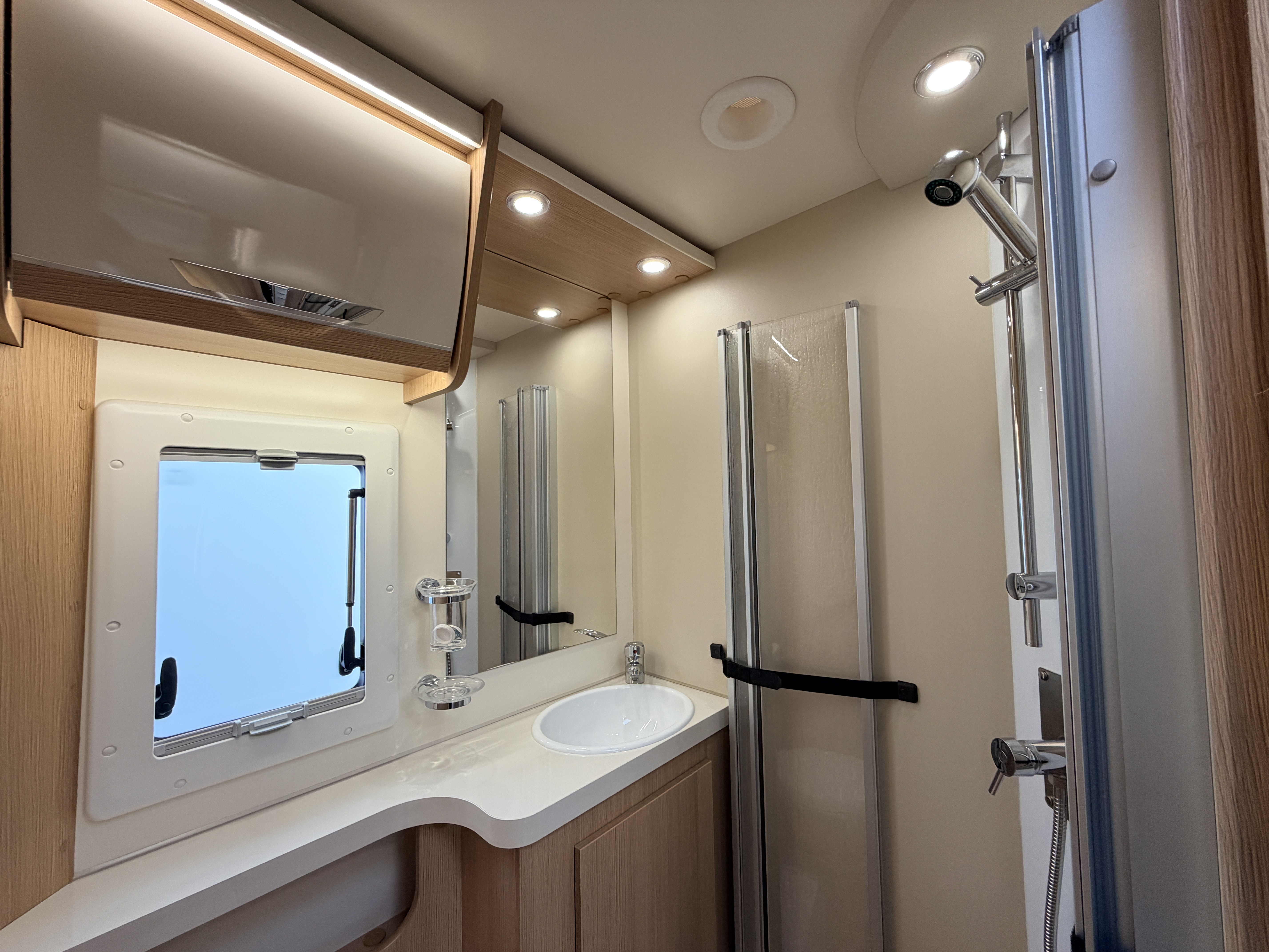 20260109 110218062 IOS